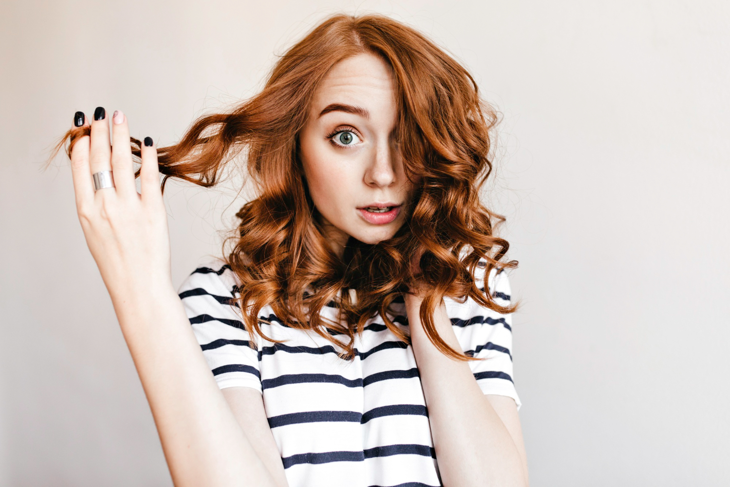 woman-with-wavy-hair